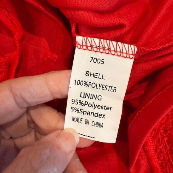 NWT Pretty Garden Red Eyelet Overlay Off / On Shoulder Dress Lined Size Small - Picture 6 of 10